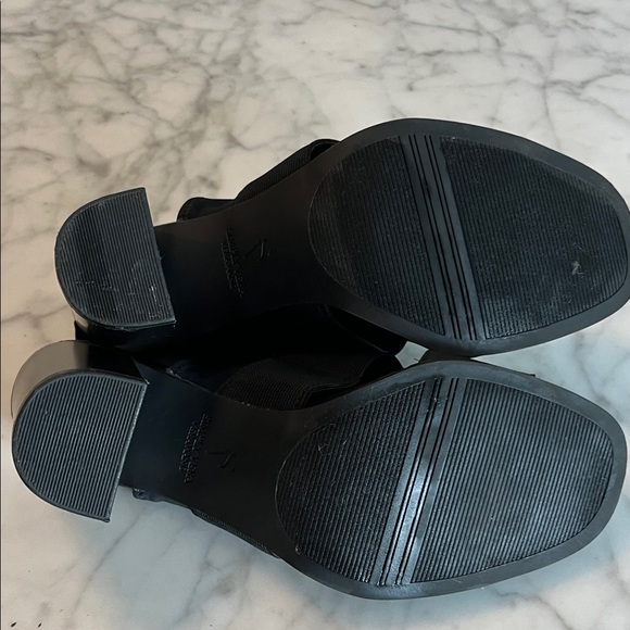 Simply Vera Vera Wang Black Block Heel Sandals - Picture 5 of 5